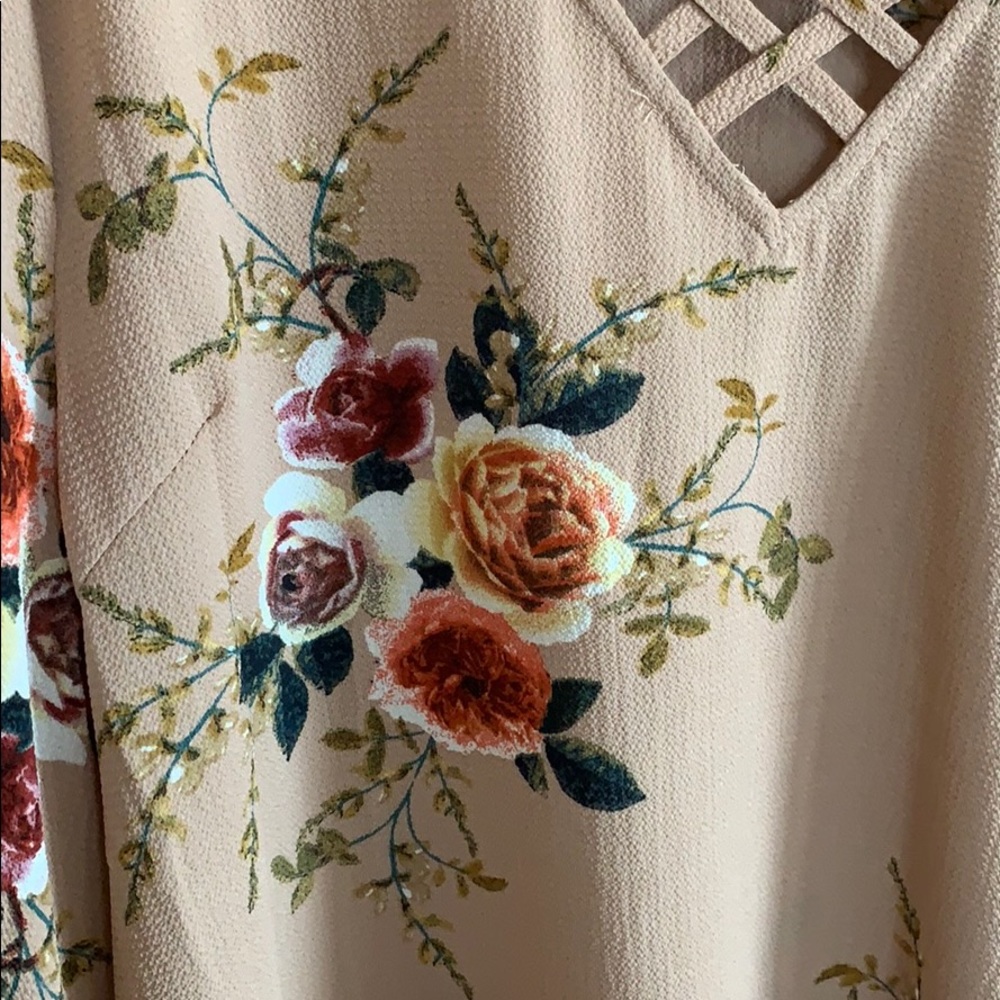 Floral top - Picture 3 of 6